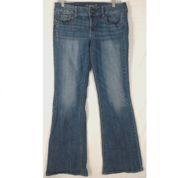 American Eagle Artist Flare Jeans Size 10 Reg Super Stretch Low Rise Med Blue - Picture 3 of 5